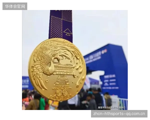 马拉松跑者带猫跑完全程，网友纷纷跪服的背后故事